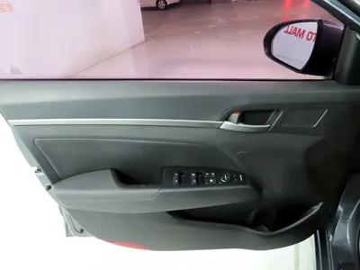 Hyundai Avante 2017, 97222 км, за 8600000 KRW - фото 14