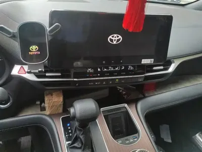 Toyota Granvia 2024, 59200 км, за 216000 CNY - фото 13