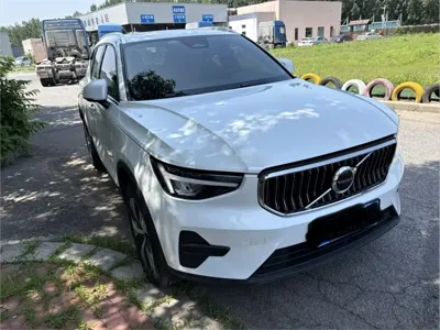 Volvo XC40 2023, 10000 км, за 109000 CNY