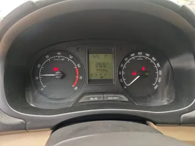 Skoda Fabia 2015, 94600 км, за 19900 CNY - фото 12