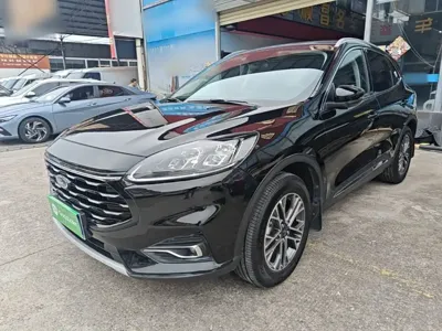 Ford Escape · 2022 год