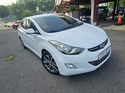 Hyundai Avante 2013, 123575 км, за 5500000 KRW