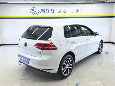 Volkswagen Golf 2016, 102100 км, за 45800 CNY