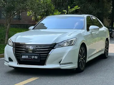 Toyota Crown · 2019 год