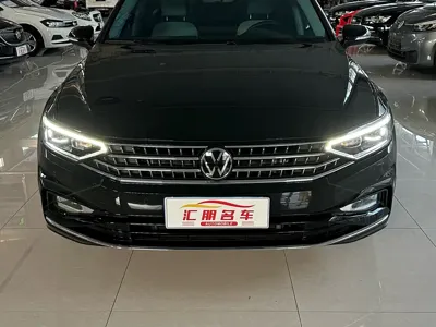 Volkswagen Magotan 2023, 14000 км, за 123800 CNY