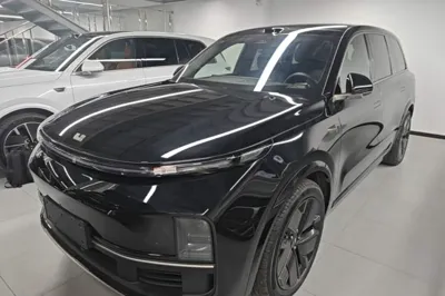 Li Auto L9 · 2025 год