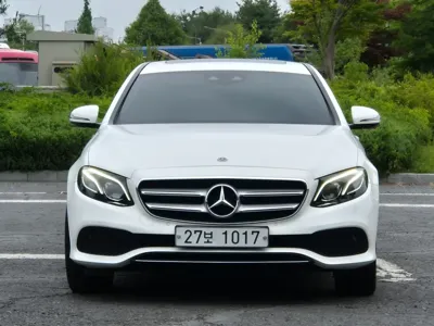 Mercedes-Benz E-Class 2018, 106858 км, за 19500000 KRW - фото 1