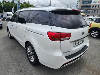 Kia Canival 2016, 199354 км, за 7500000 KRW - фото 2