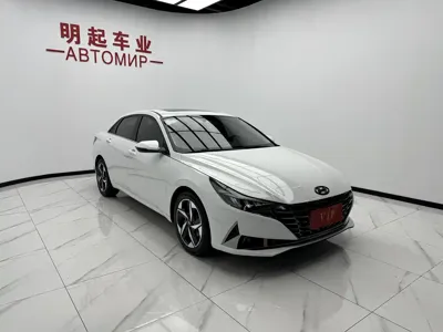 Hyundai Elantra 2022, 24000 км, за 93800 CNY