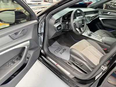 Audi A6L 2022, 118000 км, за 178000 CNY