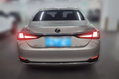 Lexus ES 2018, 102500 км, за 140364.47 CNY - фото 5