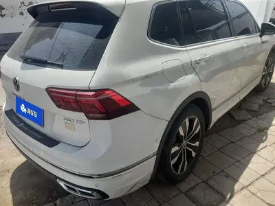 Volkswagen Tiguan L 2023, 23400 км, за 133500 CNY