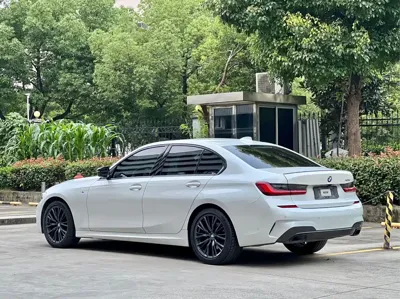 BMW 3 Series 2021, 80000 км, за 139800 CNY