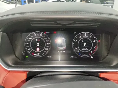 Land Rover Sport 2020, 145000 км, за 318800 CNY