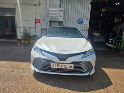 Toyota Camry · 2019 год