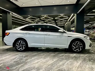 Volkswagen Sagitar 2022, 16000 км, за 118800 CNY - фото 4
