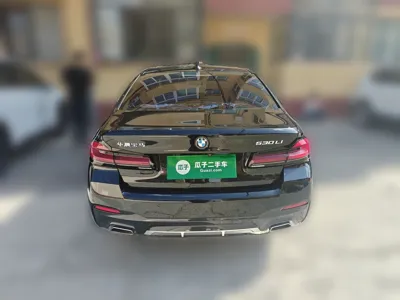 BMW 5 Series 2022, 73400 км, за 250842.88 CNY