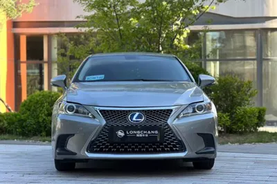 Lexus CT 2017, 80000 км, за 116931.87 CNY