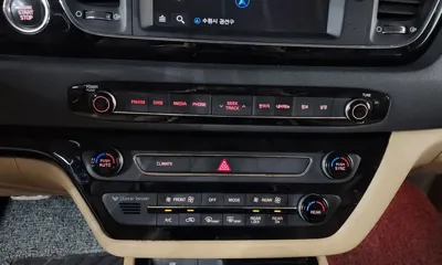 Kia Canival 2016, 244396 км, за 8700000 KRW - фото 12