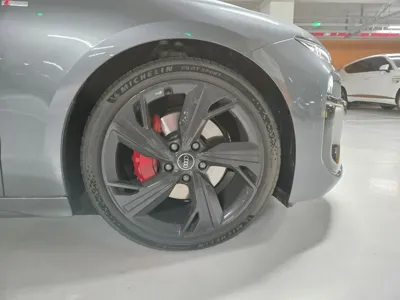 Audi A6 e-tron 2025, 6753 км, за 84900000 KRW - фото 8