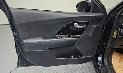 Kia Niro 2017, 94358 км, за 12500000 KRW - фото 24