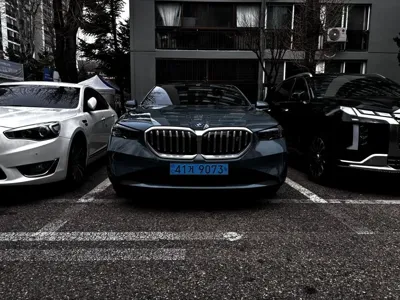 BMW i5 · 2024 год