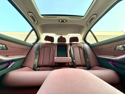 BMW 3 Series 2020, 80000 км, за 112000 CNY