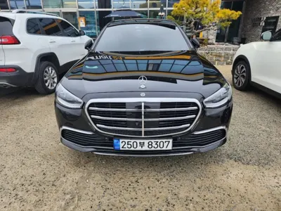 Mercedes-Benz S-Class · 2023 год
