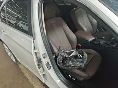 BMW 3 Series 2018, 110500 км, за 71400 CNY - фото 17