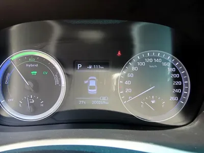 Hyundai Sonata 2018, 200264 км, за 8000000 KRW - фото 8
