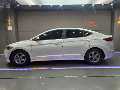 Hyundai Avante · 2016 год