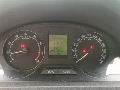 Skoda Rapid 2013, 79800 км, за 16299 CNY - фото 14