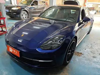 Porsche Panamera · 2021 год