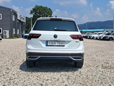 Volkswagen Tiguan 2023, 48700 км, за 61440000 KRW