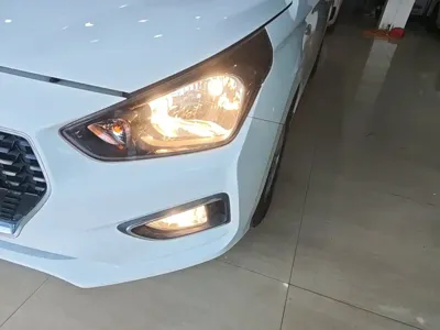 Hyundai Verna 2018, 71800 км, за 27599 CNY - фото 24