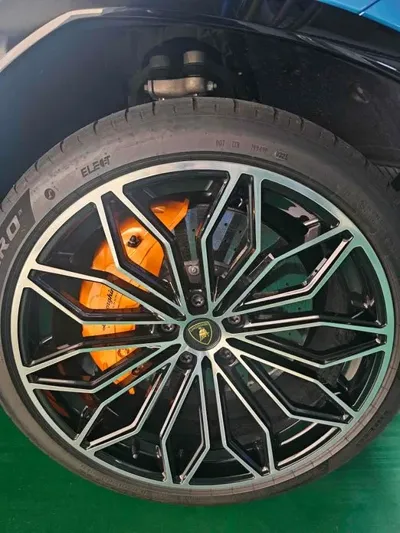 Lamborghini Urus 2025, 5700 км, за 395000000 KRW - фото 11