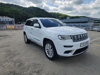 Jeep Cherokee · 2018 год