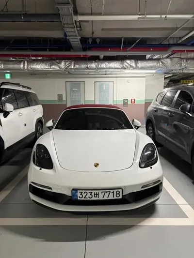 Porsche 718 2018, 36000 км, за 75000000 KRW