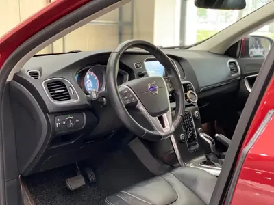 Volvo V40 2016, 110000 км, за 33800 CNY - фото 7