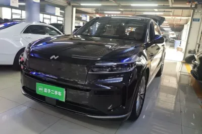 ONVO Luxeed L90 · 2025 год