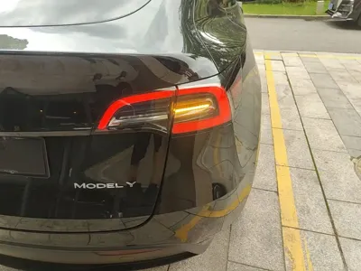 Tesla Model Y 2022, 119500 км, за 139200 CNY - фото 8