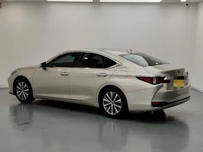 Lexus ES 2019, 147000 км, за 119800 CNY - фото 5
