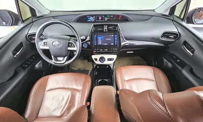Toyota Prius · 2017 год