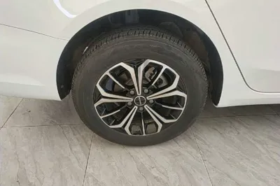 Roewe i6 MAX New Energy 2023, 2600 км, за 80932.6 CNY - фото 10