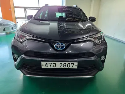 Toyota RAV4 · 2018 год
