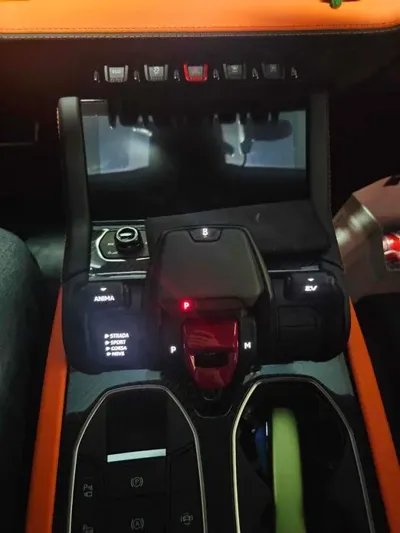 Lamborghini Urus 2025, 5700 км, за 395000000 KRW - фото 8