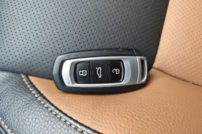 Geely Auto Vision X6 2016, 83900 км, за 32779.81 CNY - фото 23
