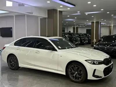 BMW 3 Series 2025, 6000 км, за 187600 CNY