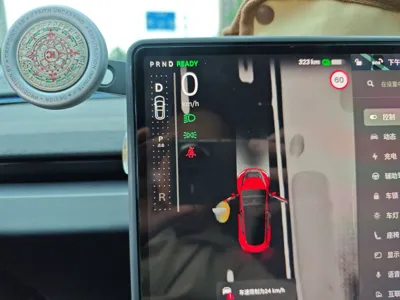 Tesla Model 3 2023, 60500 км, за 173531.76 CNY - фото 15