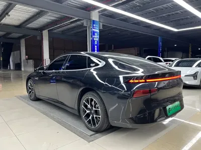 Xpeng P7 2023, 73000 км, за 113800 CNY